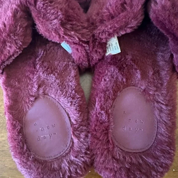 A New Day | Plush Burgundy Slippers - Picture 4 of 6